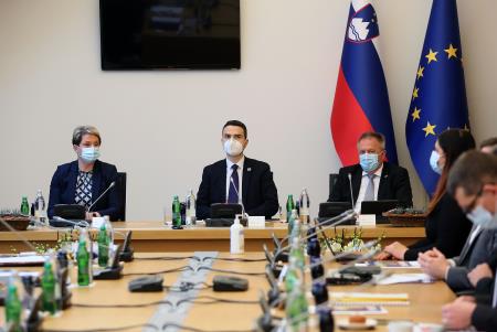 VLADA NA OBISKU V CERKNICI 035 FOTO LJUBO VUKELIČ